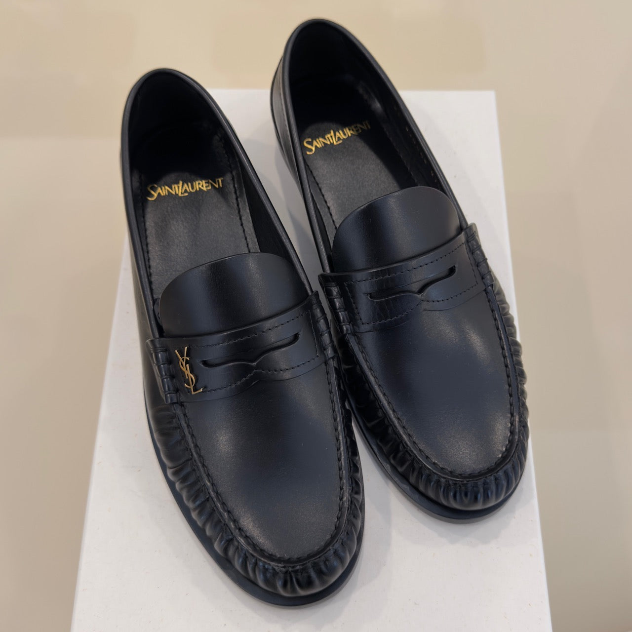 Saint Laurent Mocassini in pelle nera