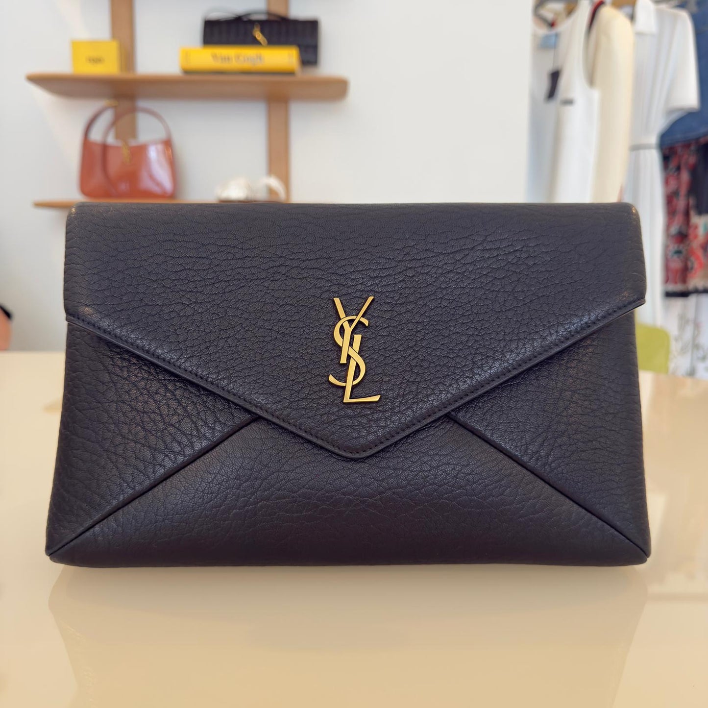 Saint Laurent Cassandre Envelope Pouch nero