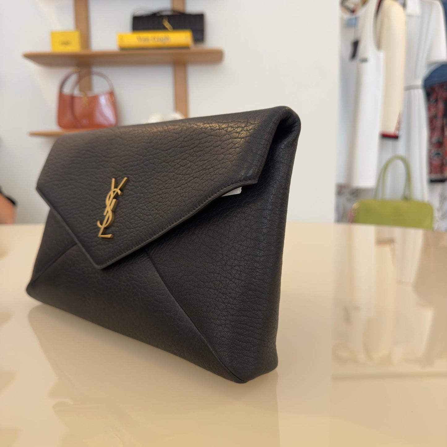 Saint Laurent Cassandre Envelope Pouch nero