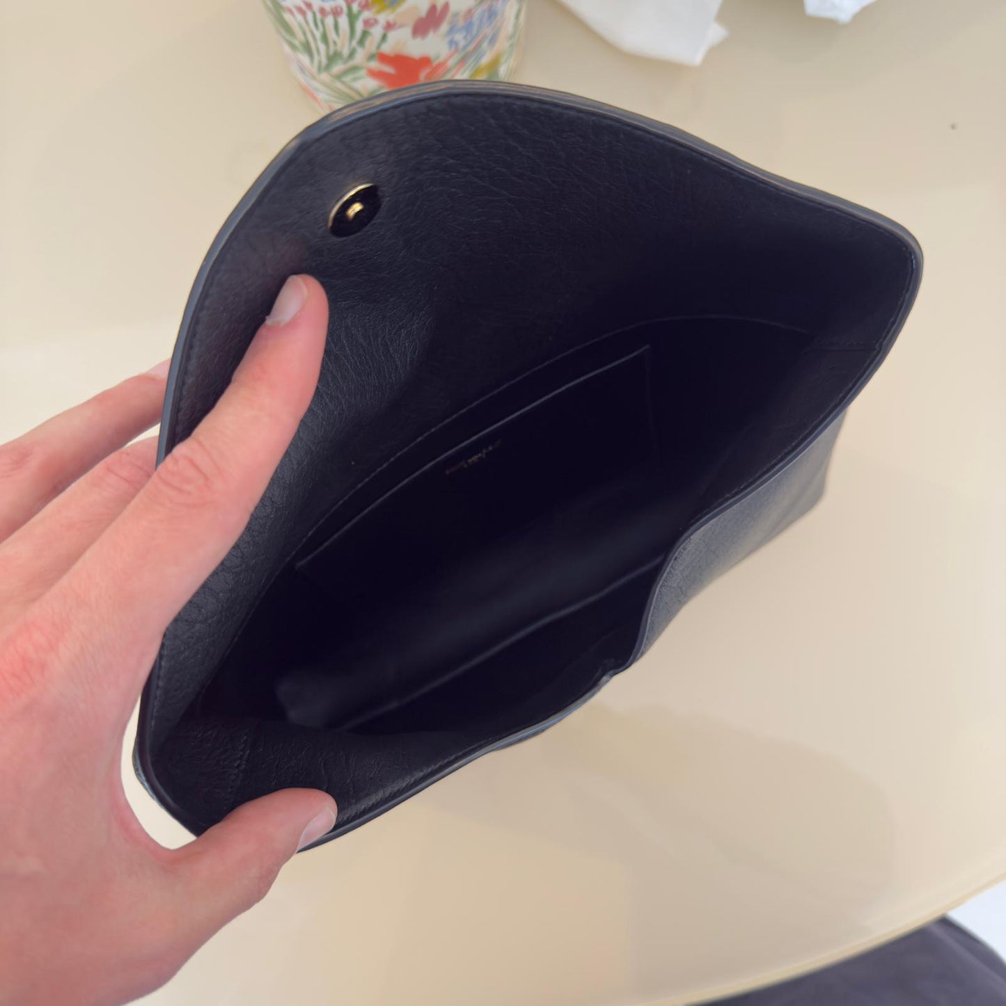 Saint Laurent Cassandre Envelope Pouch nero