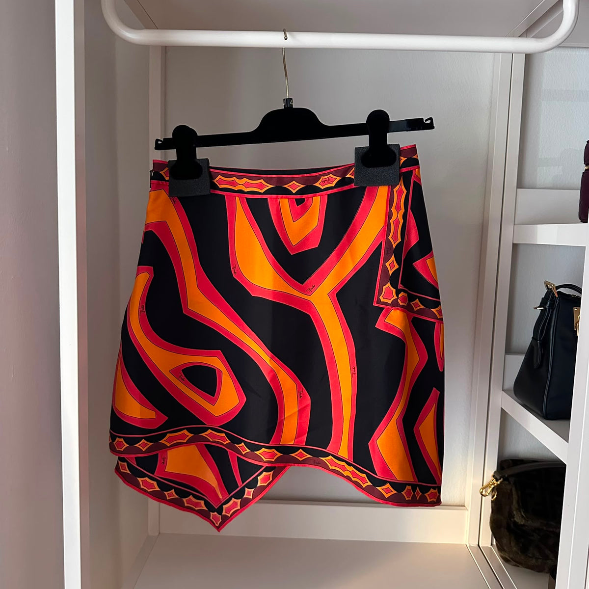 Pucci minigonna rosso e arancione
