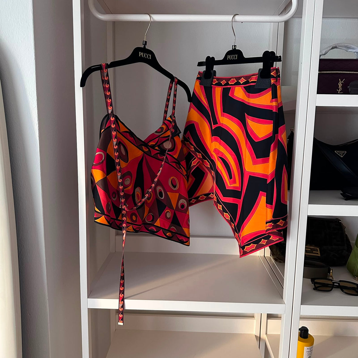 Pucci top con spalline rosso e arancione
