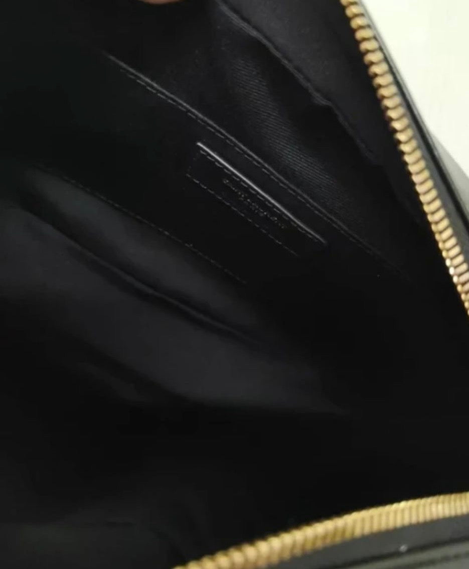 Saint Laurent LOU Camera Bag in Pelle Matelassé Nera